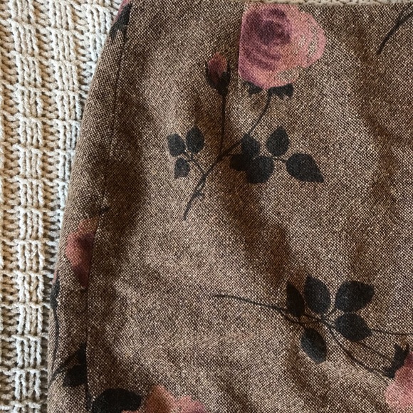 LOFT mini skirt - Picture 2 of 2